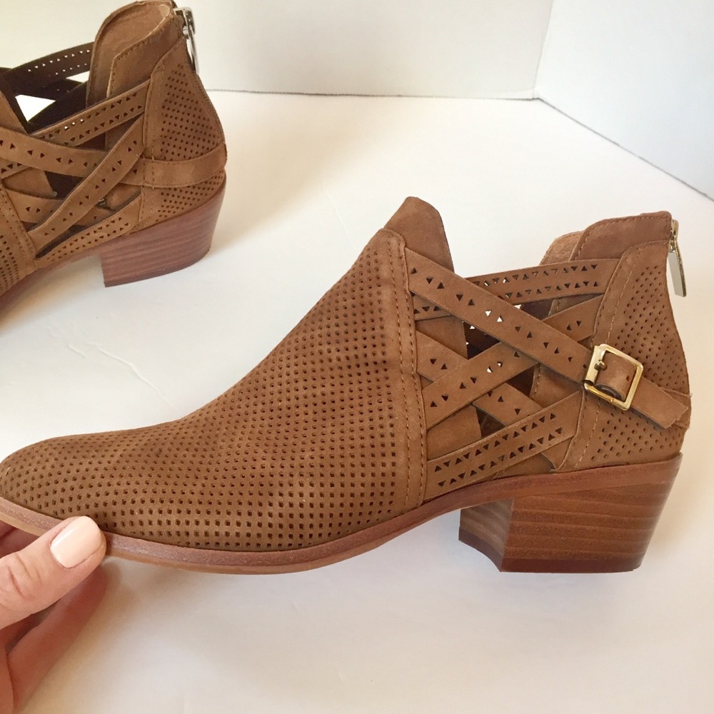 VINCE CAMUTO SUEDE LEATHER BOOTIES ANKLE BOOTS 8